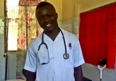 Student 1 Augustine in verpleegkunde uniform in 2019